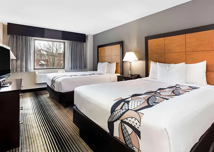 La Quinta & - Shore Chicago