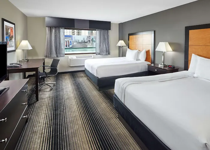 La Quinta & - Shore Hotel Chicago