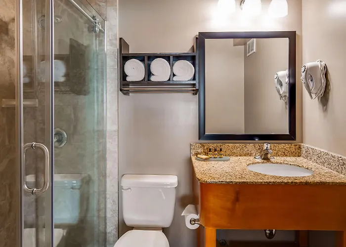 Hotel La Quinta & - Shore Chicago