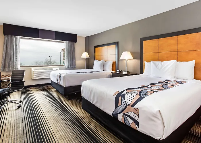 Hotel La Quinta & - Shore Chicago