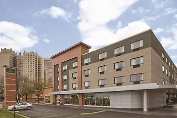 La Quinta & - Shore Hotel Chicago